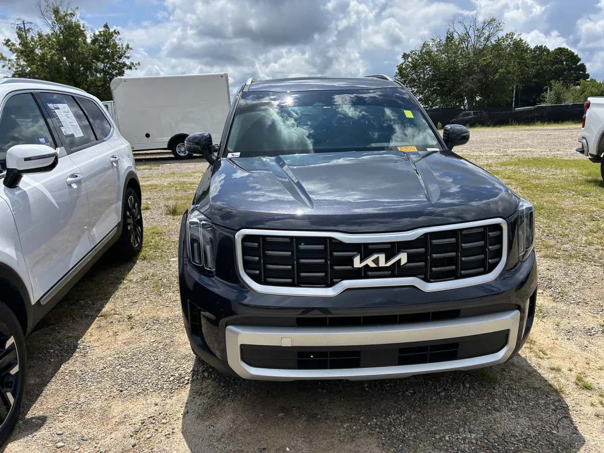2025 Kia Telluride S thumbnail 2