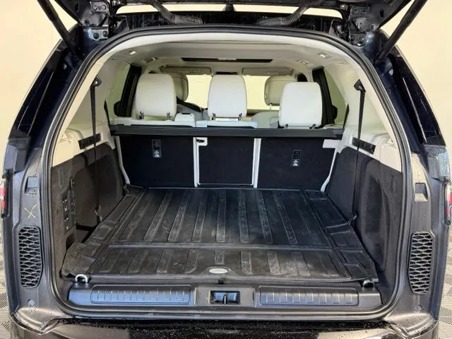 2025 Land Rover Discovery Dynamic SE thumbnail 17