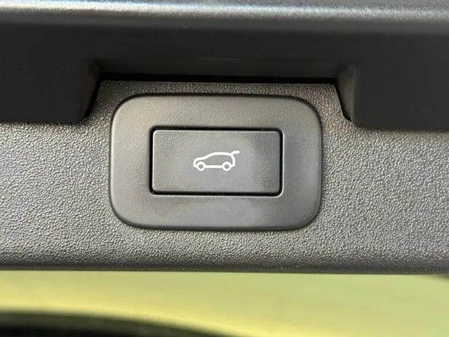 2025 Land Rover Discovery Dynamic SE thumbnail 18