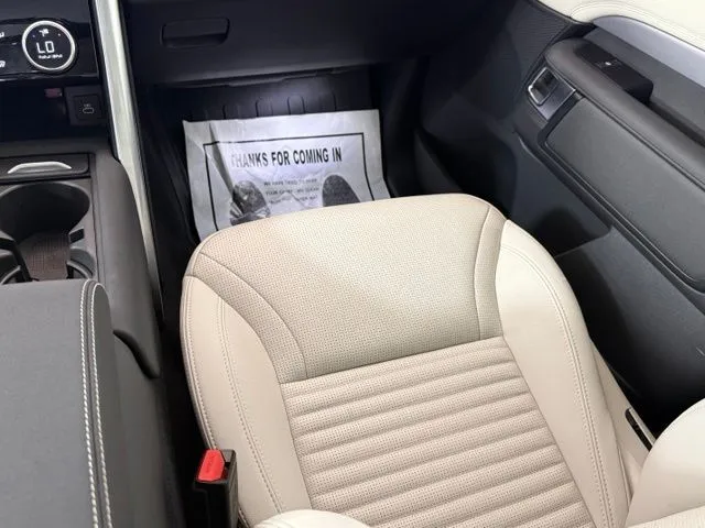 2025 Land Rover Discovery Dynamic SE thumbnail 27
