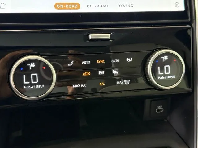 2025 Land Rover Discovery Dynamic SE thumbnail 37