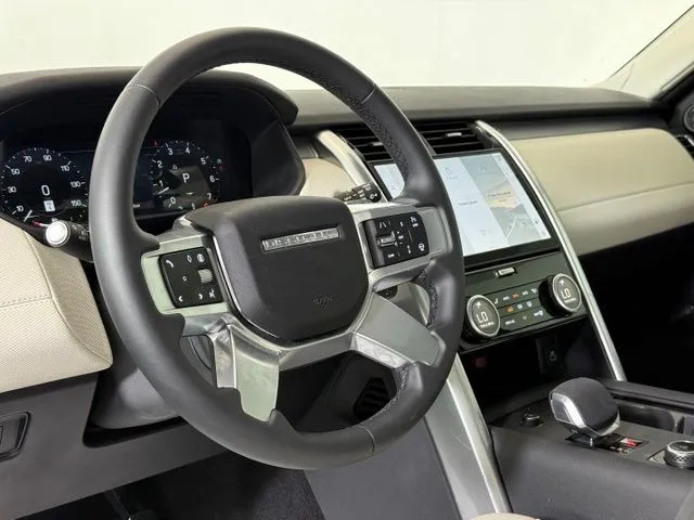 2025 Land Rover Discovery Dynamic SE thumbnail 44