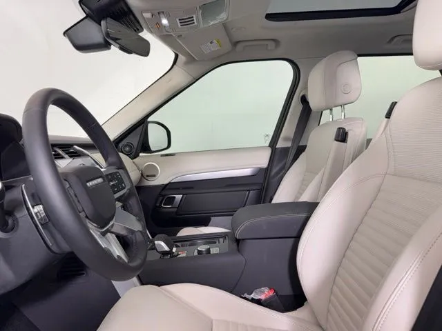 2025 Land Rover Discovery Dynamic SE thumbnail 5
