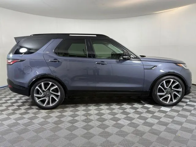 2025 Land Rover Discovery Dynamic SE thumbnail 9
