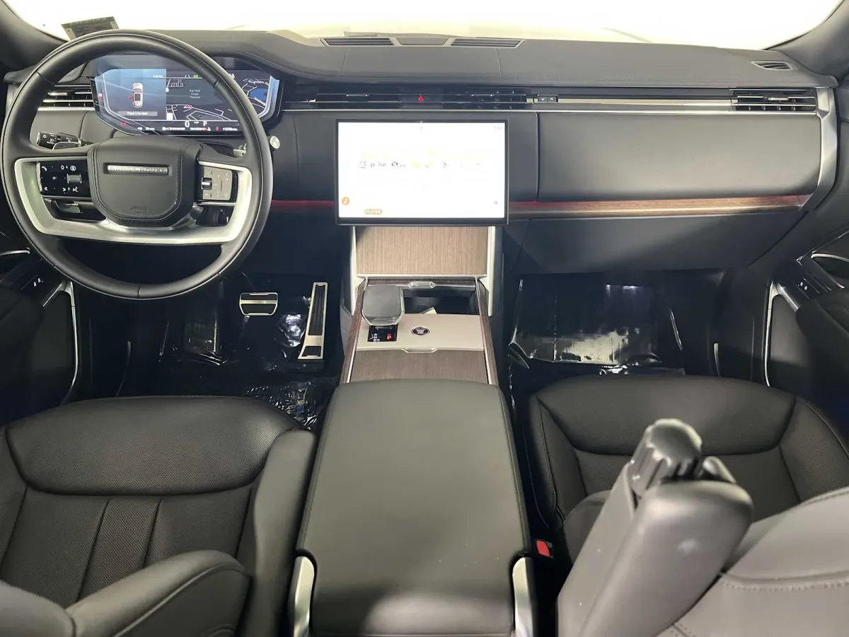 2025 Land Rover Range Rover SE thumbnail 25