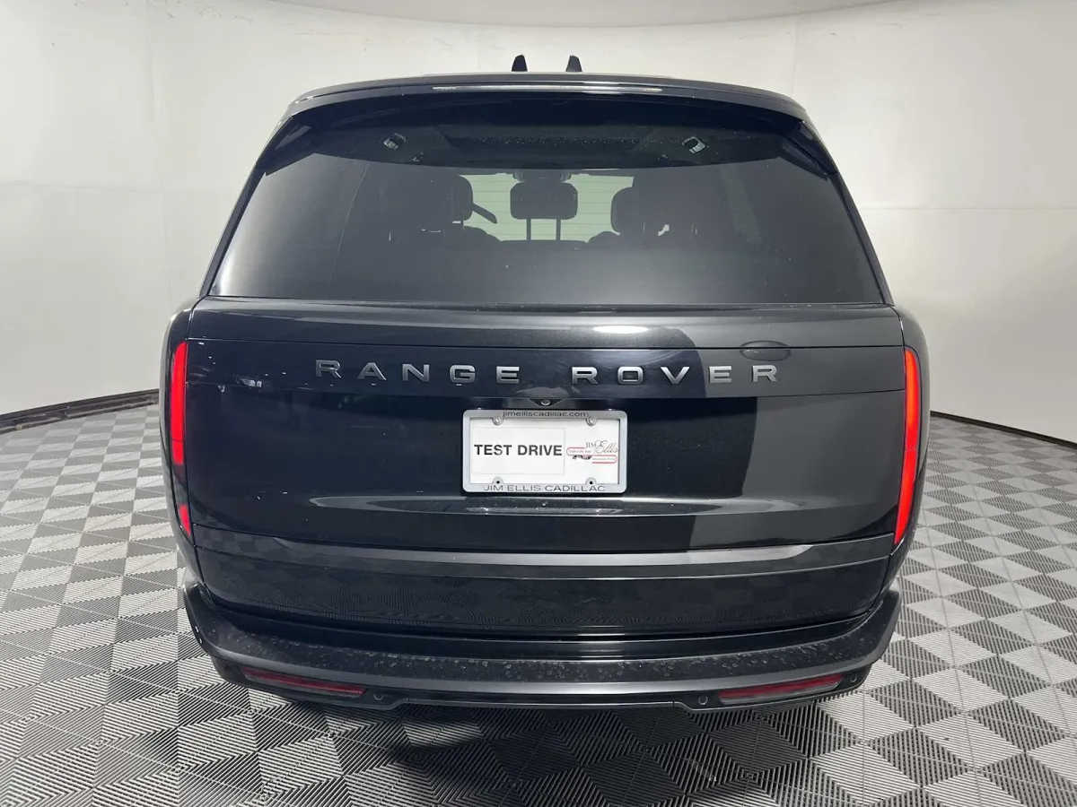 2025 Land Rover Range Rover SE thumbnail 7