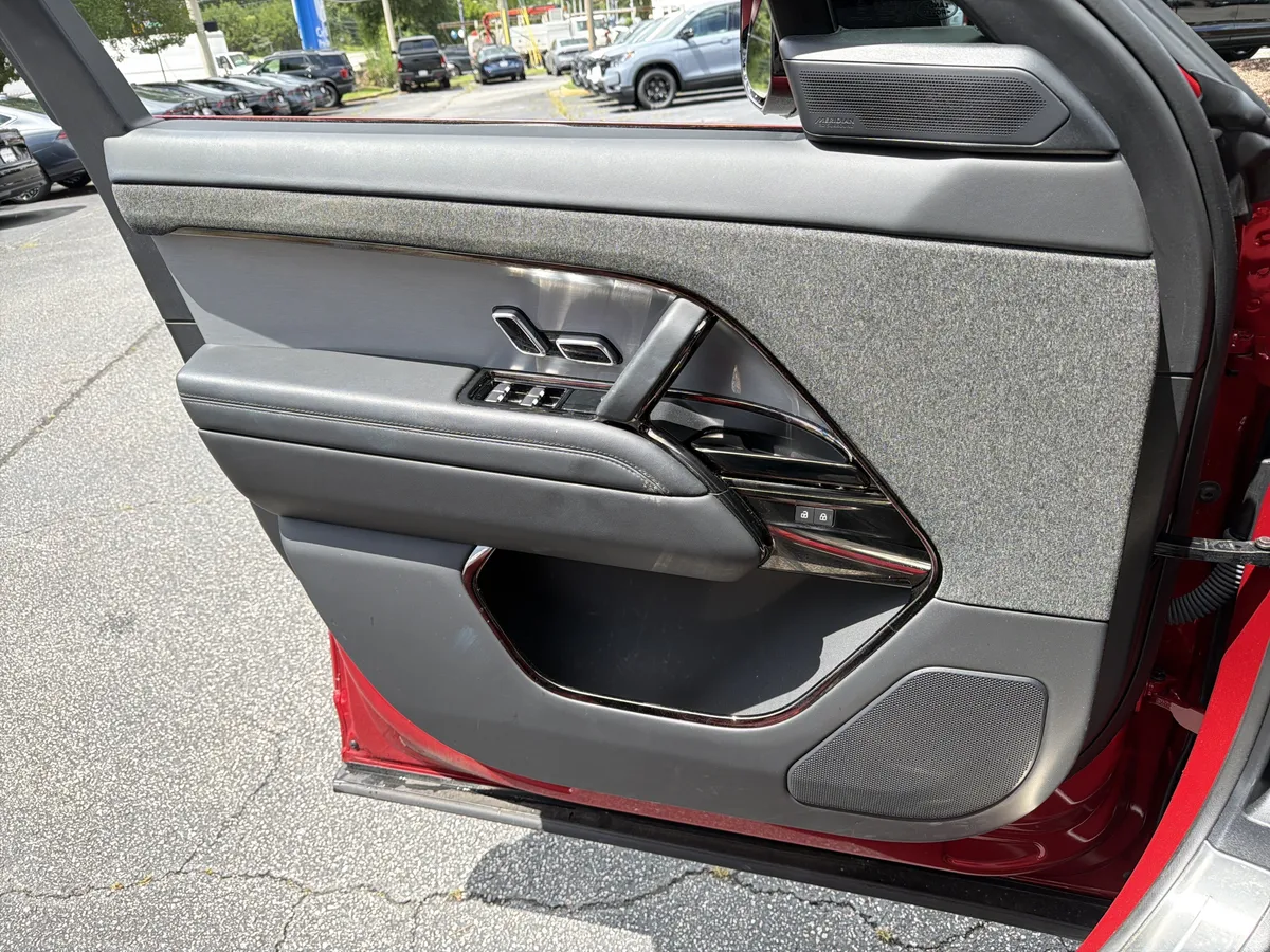 2025 Land Rover Range Rover Sport SE thumbnail 13