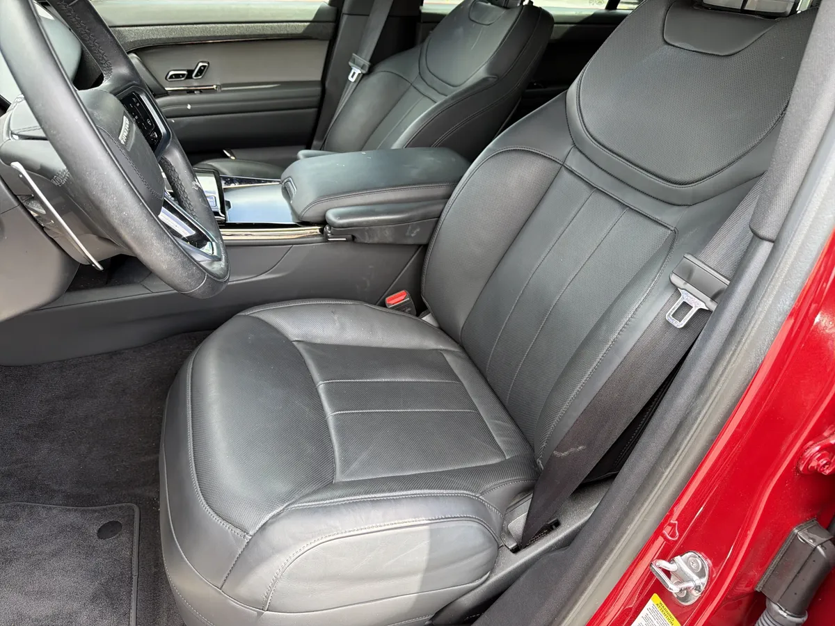 2025 Land Rover Range Rover Sport SE thumbnail 16