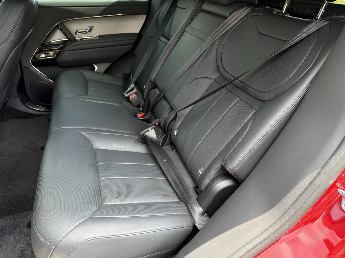 2025 Land Rover Range Rover Sport SE thumbnail 17