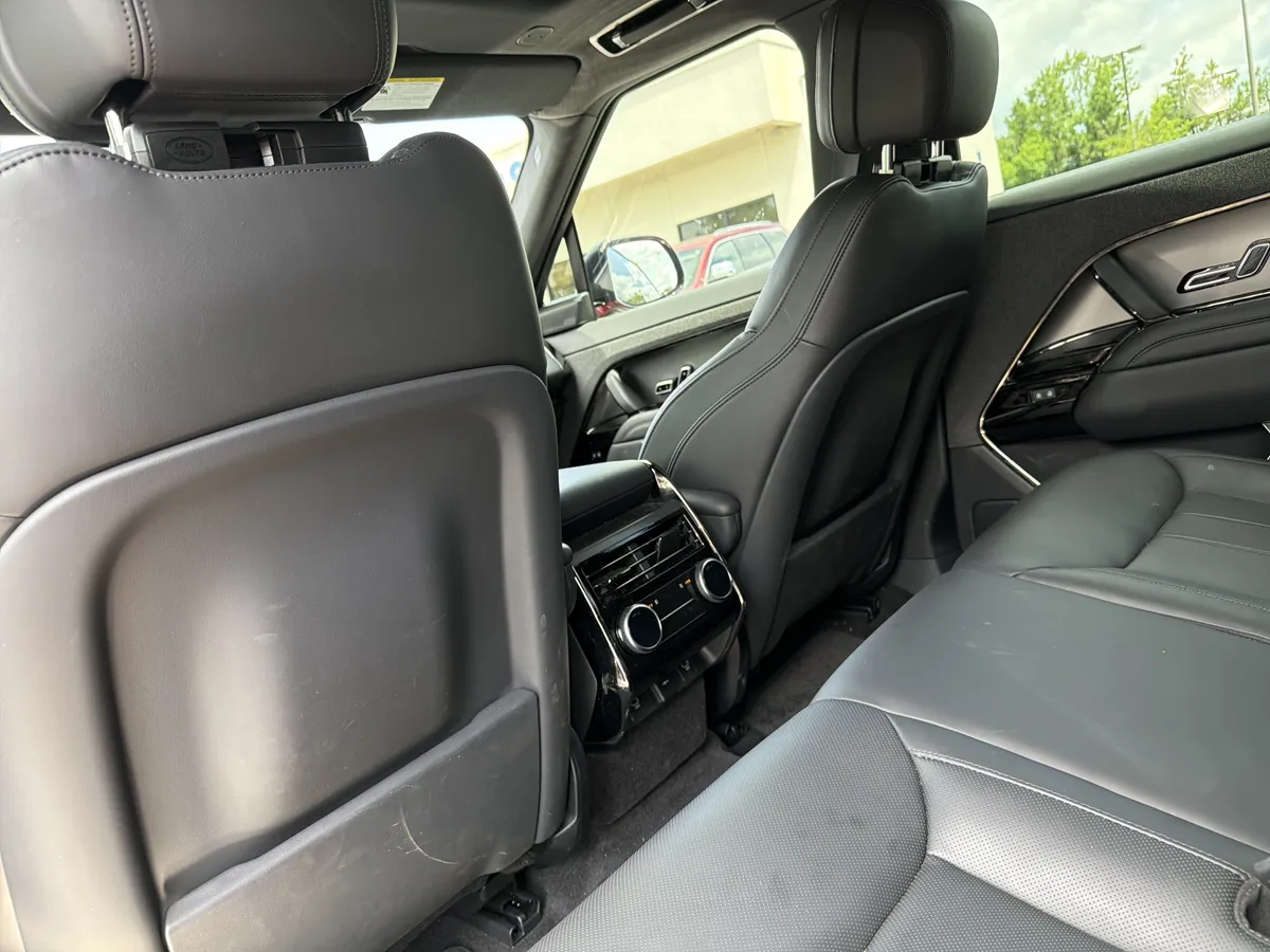 2025 Land Rover Range Rover Sport SE thumbnail 18