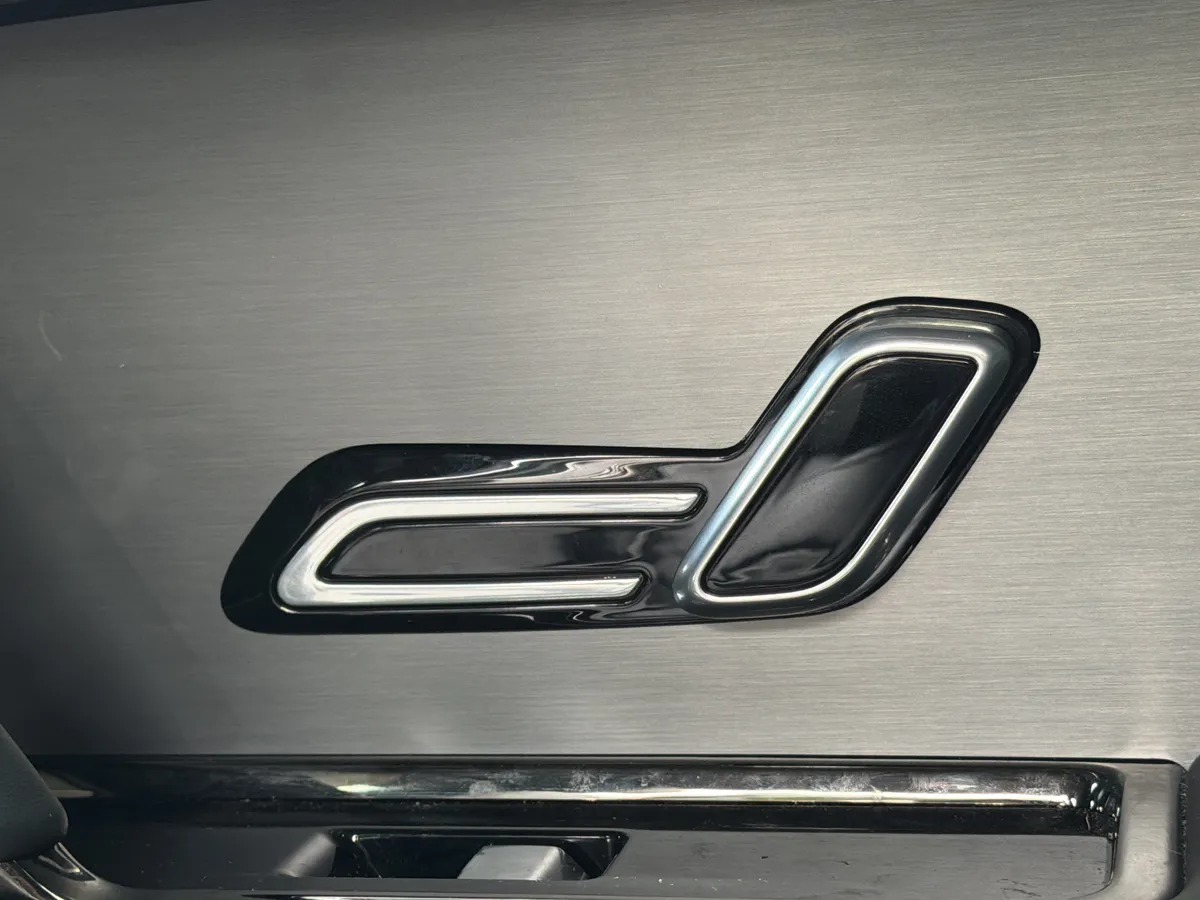 2025 Land Rover Range Rover Sport SE thumbnail 19