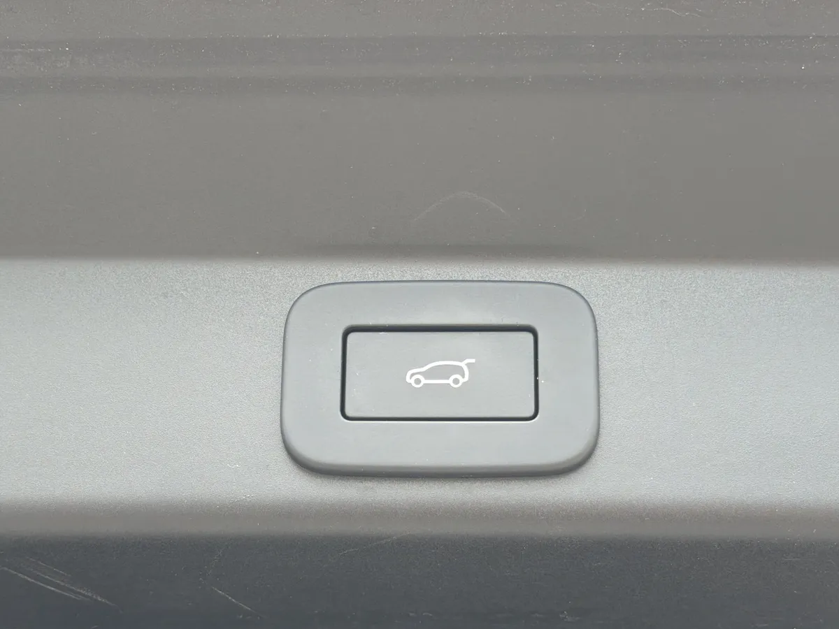 2025 Land Rover Range Rover Sport SE thumbnail 26