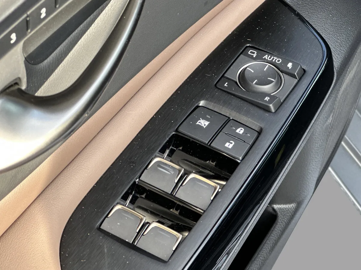 2025 LEXUS ES 350 ES 350 Ultra Luxury thumbnail 39