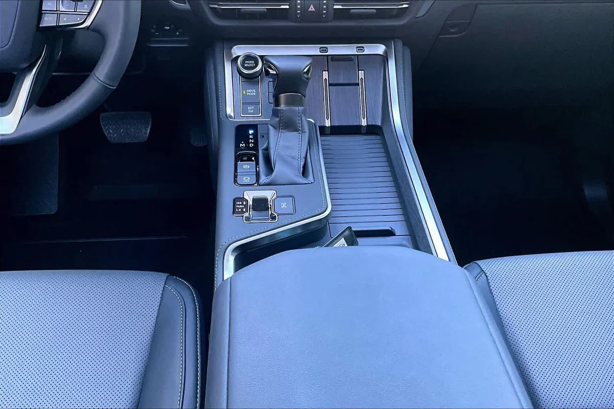 2025 Lexus GX 550 Premium+ thumbnail 17