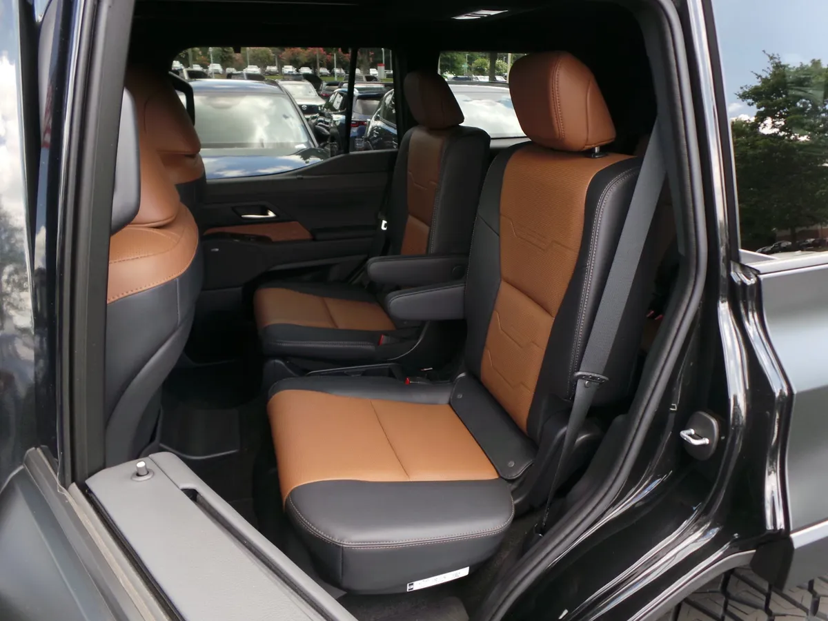 2025 Lexus GX GX 550 Luxury+ thumbnail 11