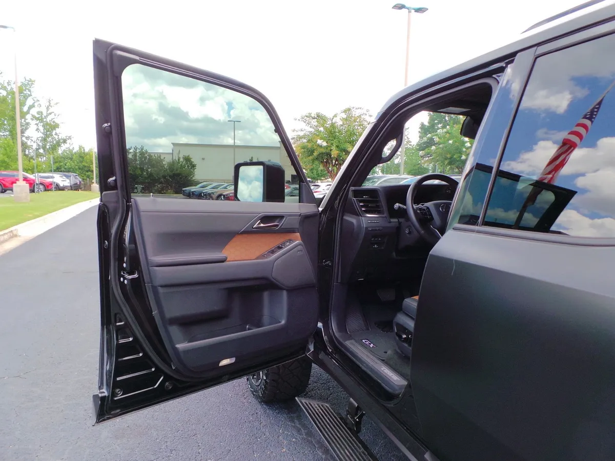 2025 Lexus GX GX 550 Luxury+ thumbnail 31