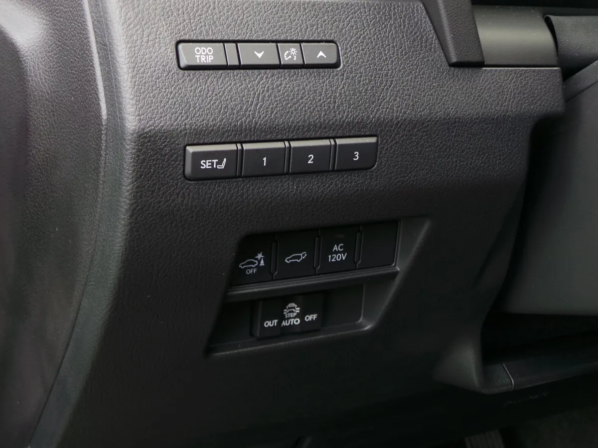 2025 Lexus GX GX 550 Luxury+ thumbnail 33