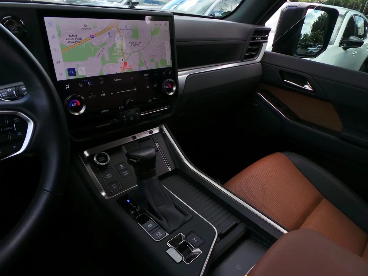 2025 Lexus GX GX 550 Luxury+ thumbnail 38