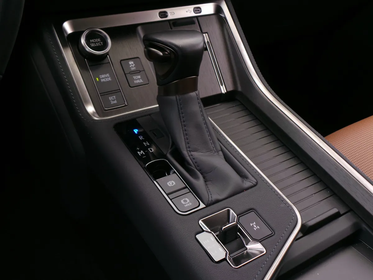 2025 Lexus GX GX 550 Luxury+ thumbnail 39