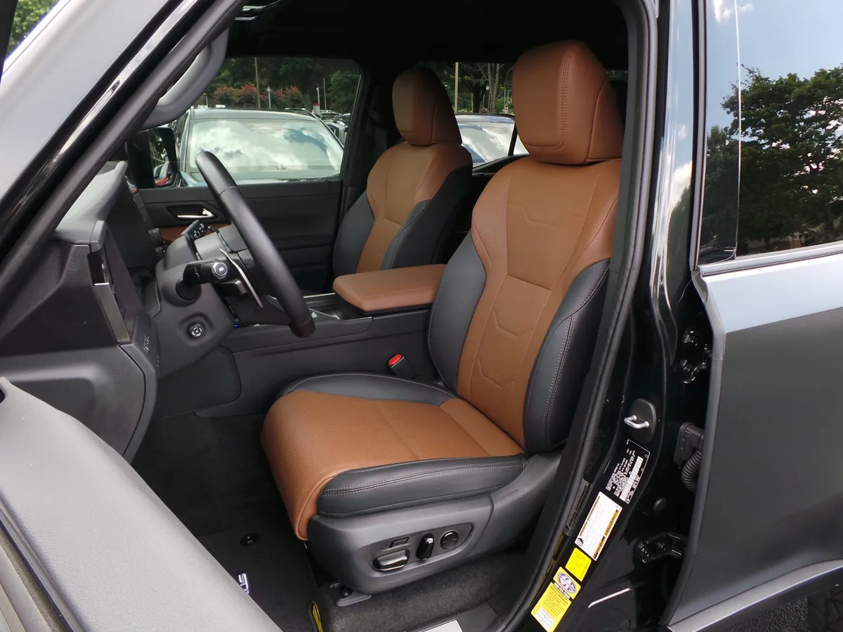 2025 Lexus GX GX 550 Luxury+ thumbnail 9