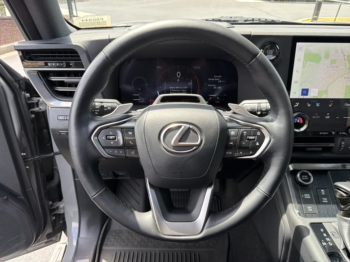 2025 Lexus GX GX 550 Luxury thumbnail 10