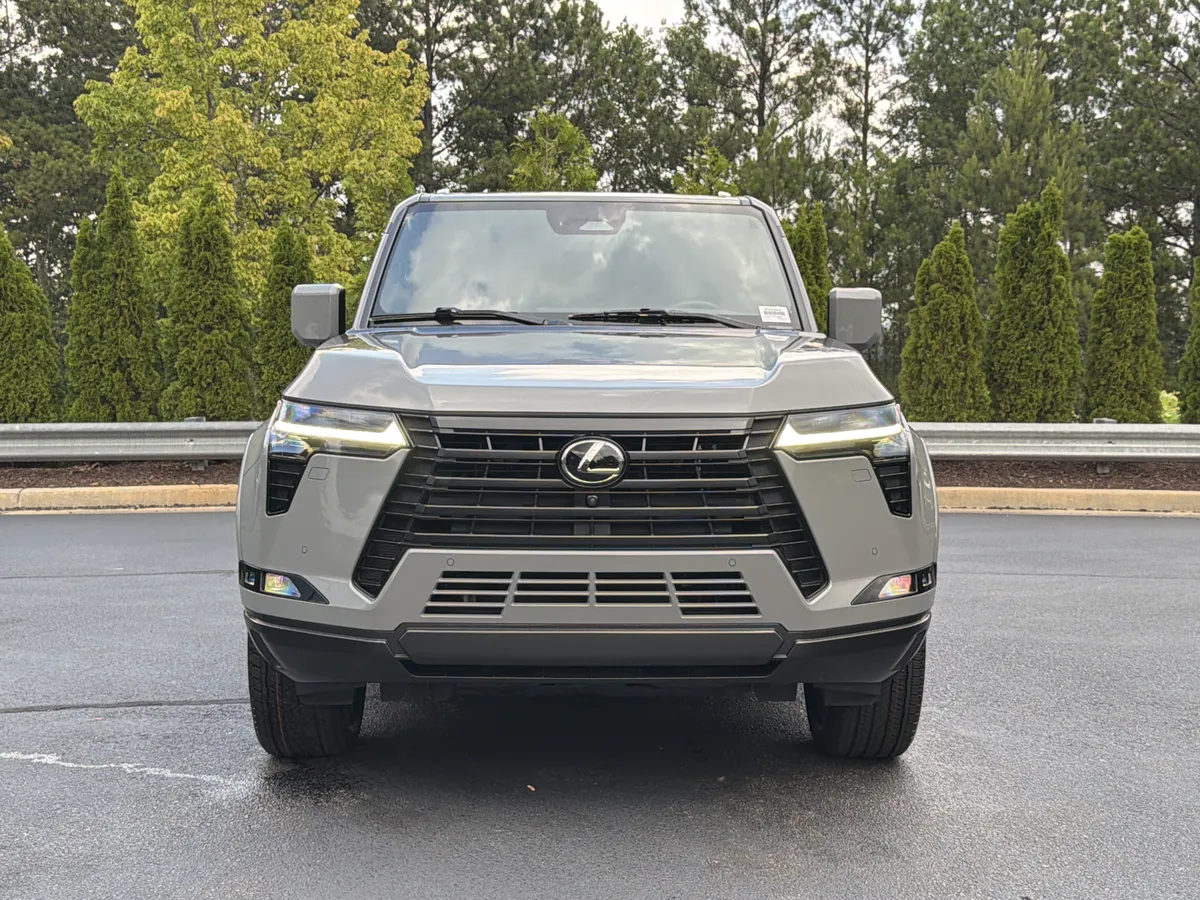 2025 Lexus GX GX 550 Luxury thumbnail 12
