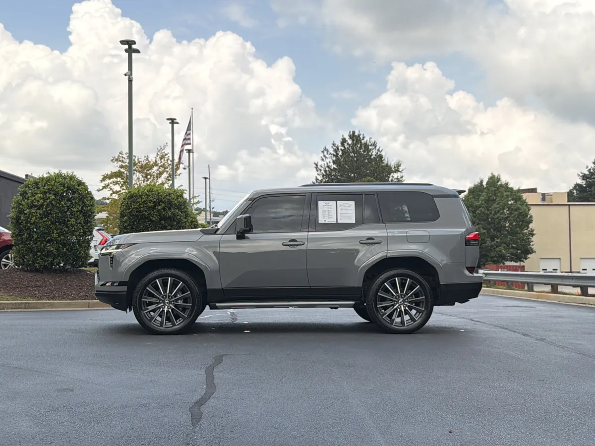 2025 Lexus GX GX 550 Luxury thumbnail 14