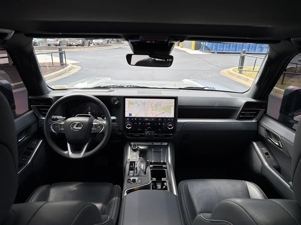 2025 Lexus GX GX 550 Luxury thumbnail 18