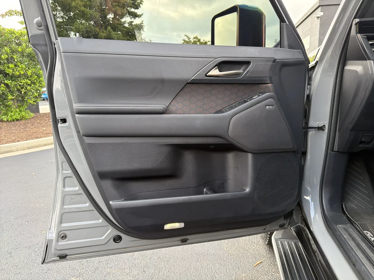2025 Lexus GX GX 550 Luxury thumbnail 23