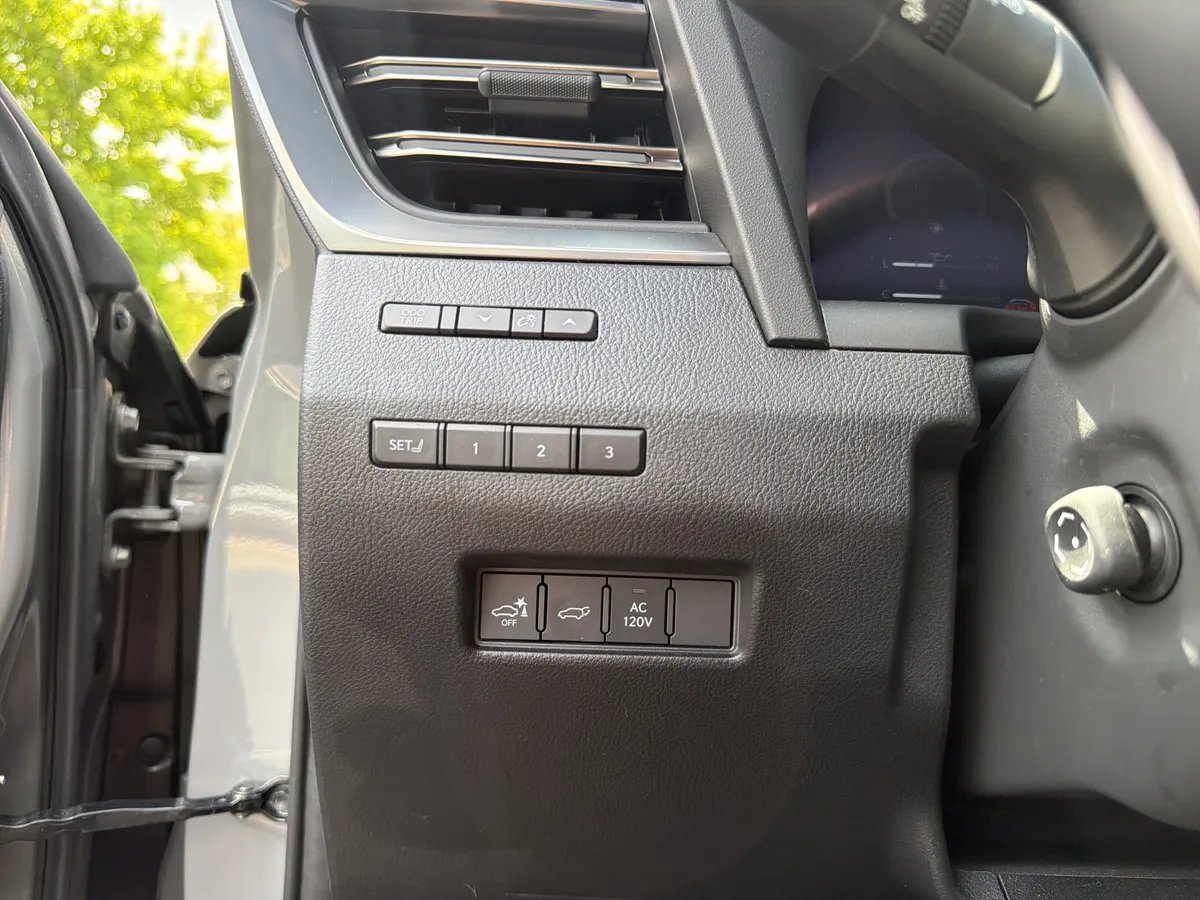 2025 Lexus GX GX 550 Luxury thumbnail 28