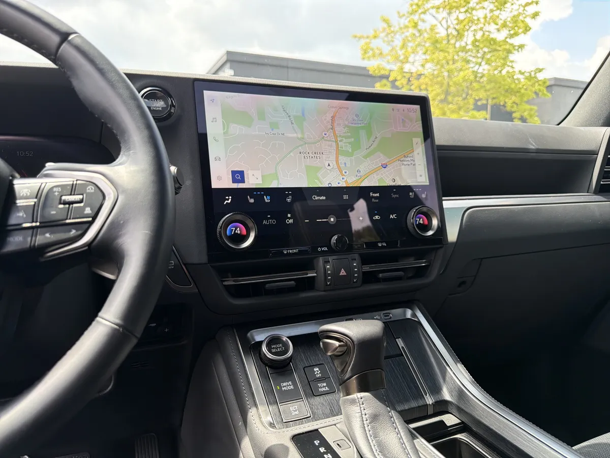 2025 Lexus GX GX 550 Luxury thumbnail 31