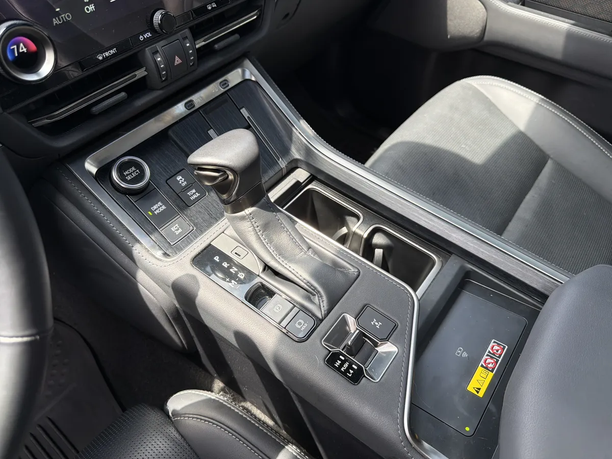 2025 Lexus GX GX 550 Luxury thumbnail 33
