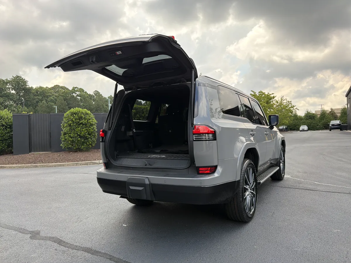 2025 Lexus GX GX 550 Luxury thumbnail 40