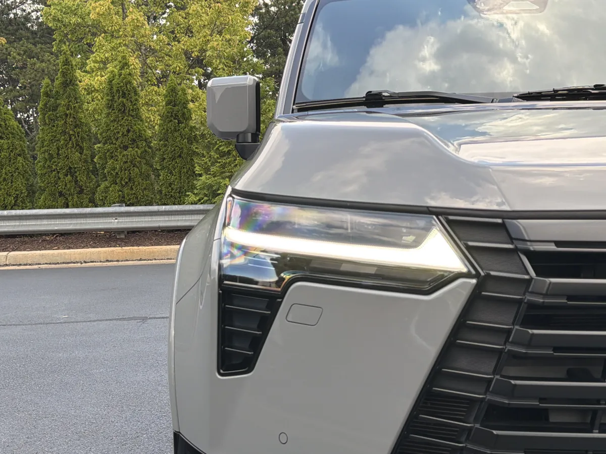 2025 Lexus GX GX 550 Luxury thumbnail 41