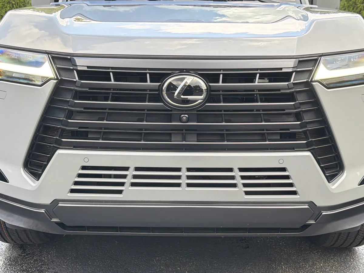 2025 Lexus GX GX 550 Luxury thumbnail 42