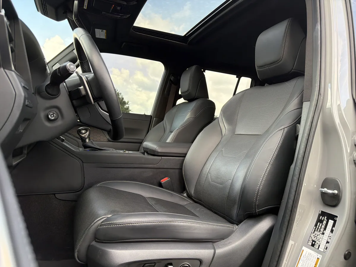 2025 Lexus GX GX 550 Luxury thumbnail 6