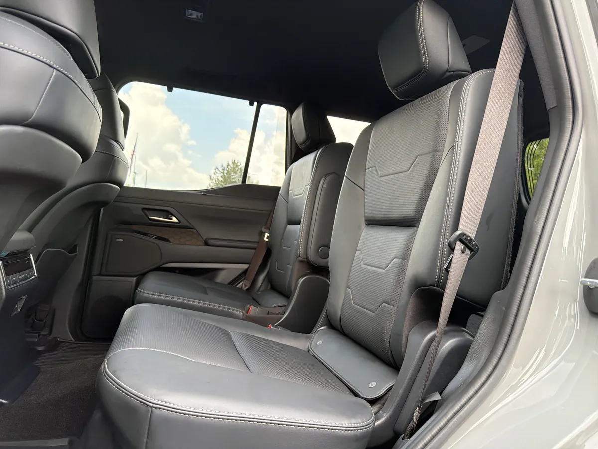 2025 Lexus GX GX 550 Luxury thumbnail 7