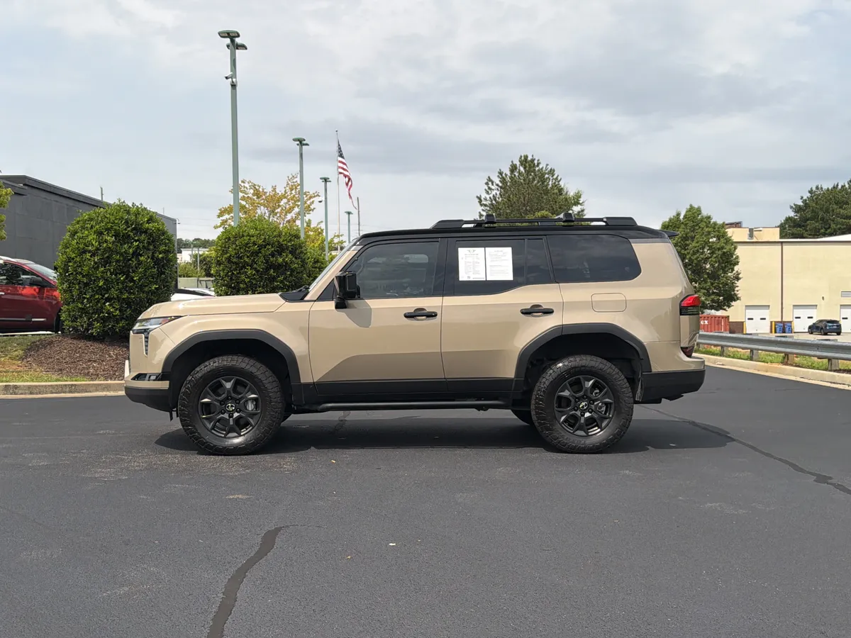 2025 Lexus GX GX 550 Overtrail+ thumbnail 14
