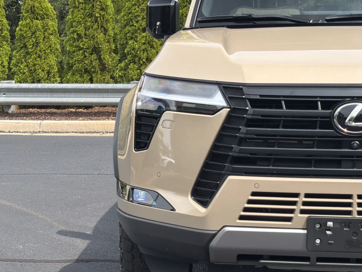 2025 Lexus GX GX 550 Overtrail+ thumbnail 18
