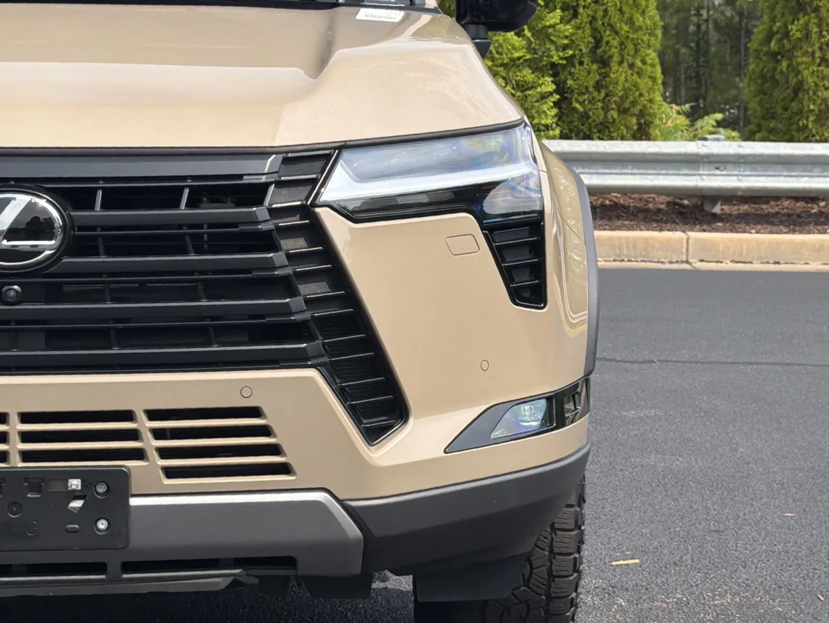 2025 Lexus GX GX 550 Overtrail+ thumbnail 20