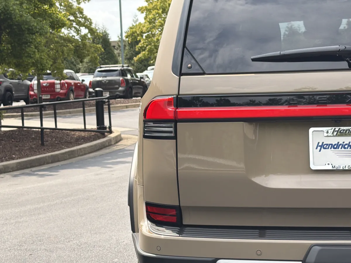 2025 Lexus GX GX 550 Overtrail+ thumbnail 21