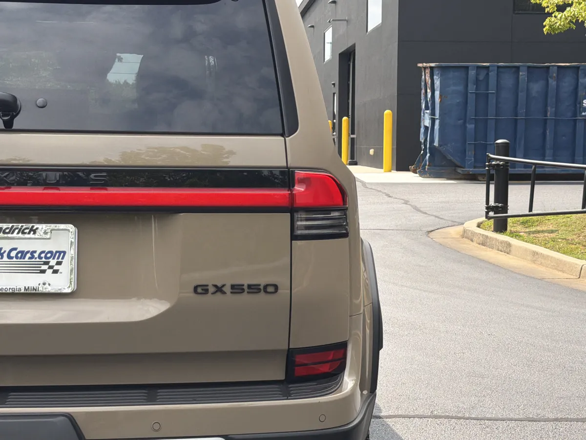 2025 Lexus GX GX 550 Overtrail+ thumbnail 23