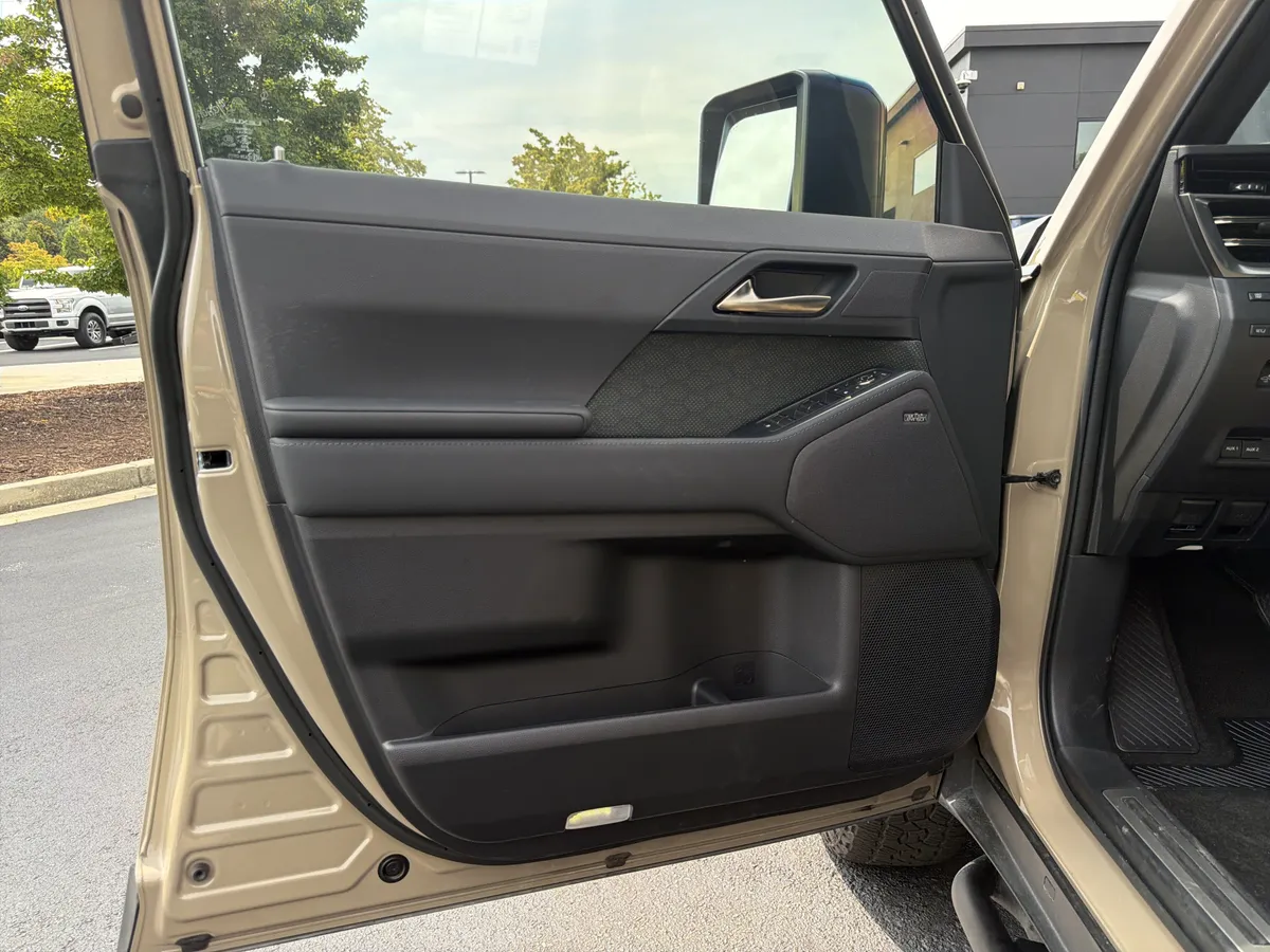 2025 Lexus GX GX 550 Overtrail+ thumbnail 24