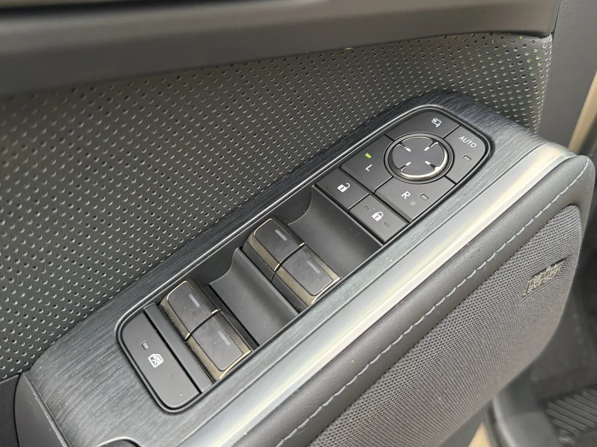2025 Lexus GX GX 550 Overtrail+ thumbnail 26