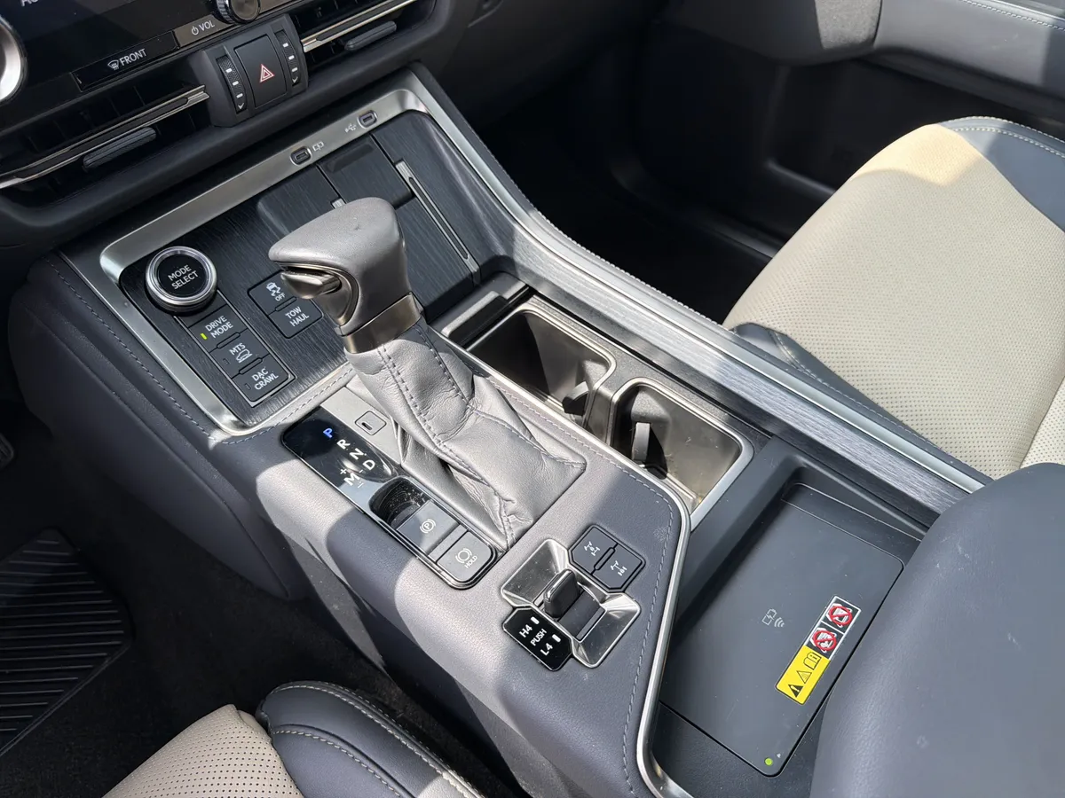 2025 Lexus GX GX 550 Overtrail+ thumbnail 40