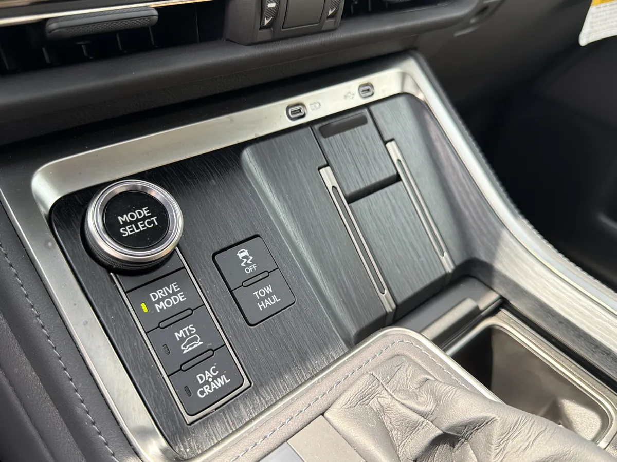 2025 Lexus GX GX 550 Overtrail+ thumbnail 42