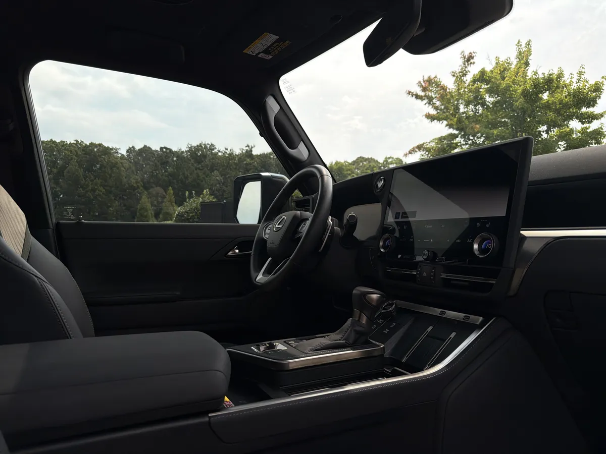 2025 Lexus GX GX 550 Overtrail+ thumbnail 5