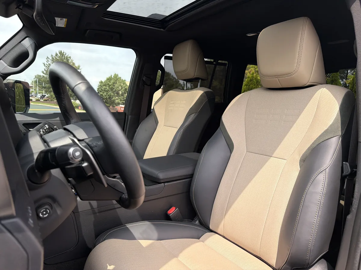 2025 Lexus GX GX 550 Overtrail+ thumbnail 6