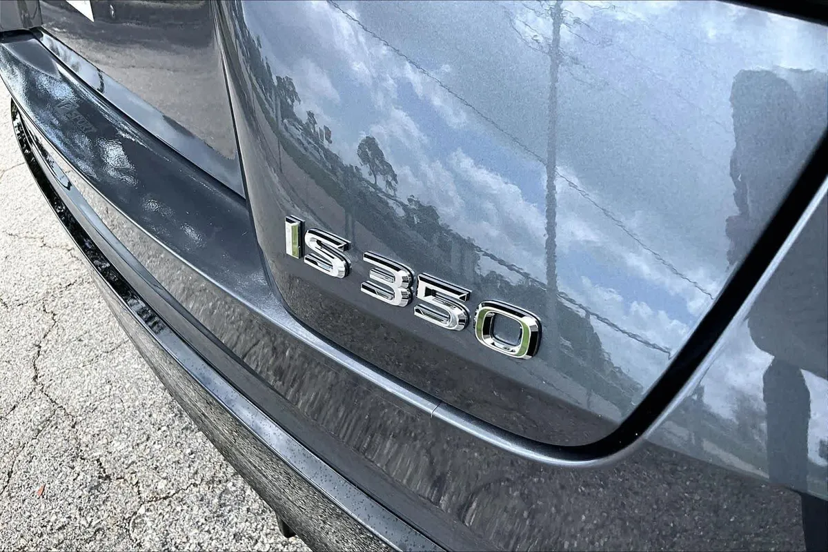 2025 Lexus IS 350 F SPORT Design thumbnail 10