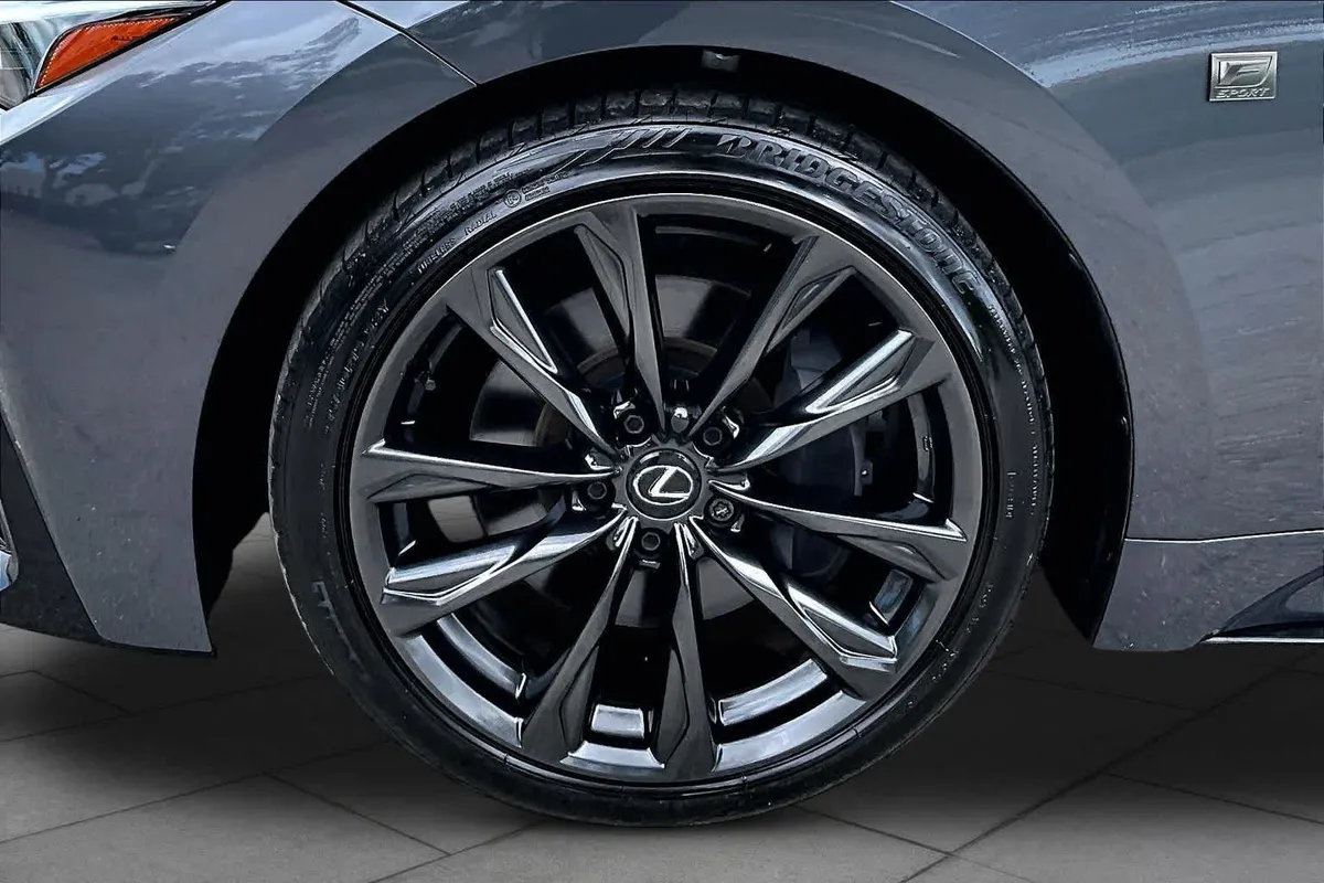 2025 Lexus IS 350 F SPORT Design thumbnail 11